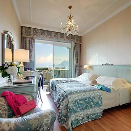 Grand Bristol Hotel 4*