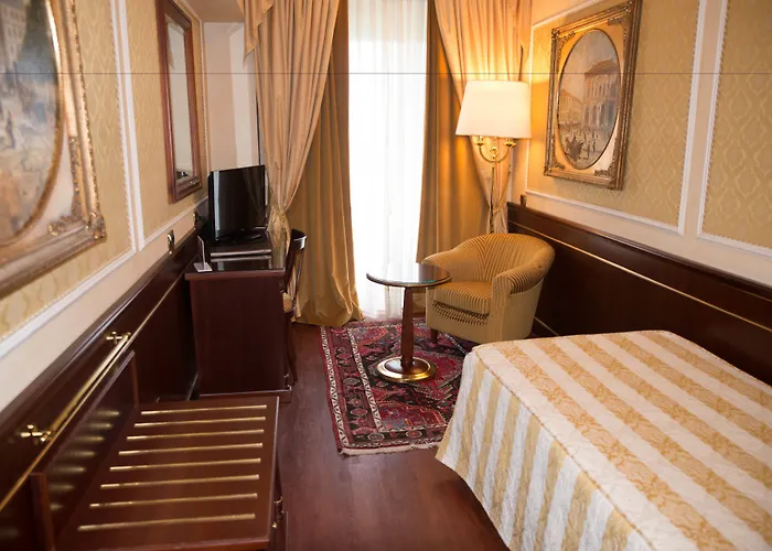 Grand Bristol Hotel 4*