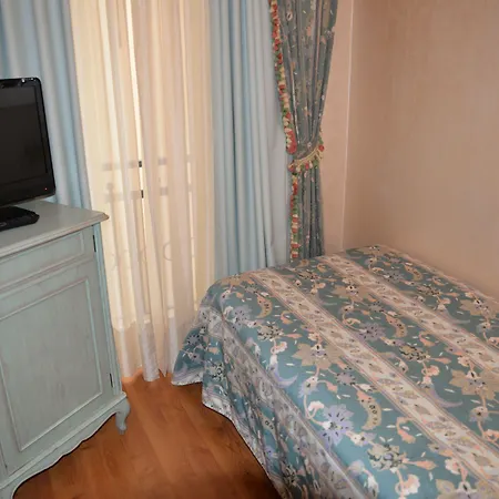 Grand Bristol מלון 4*